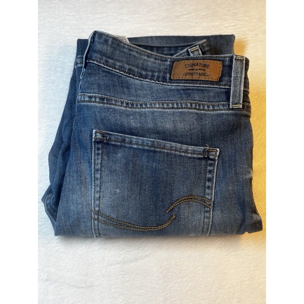 Signature by Levi Strauss Jeans Womens 8x28.5 Mid Rise Slim‎ Blue Distressed